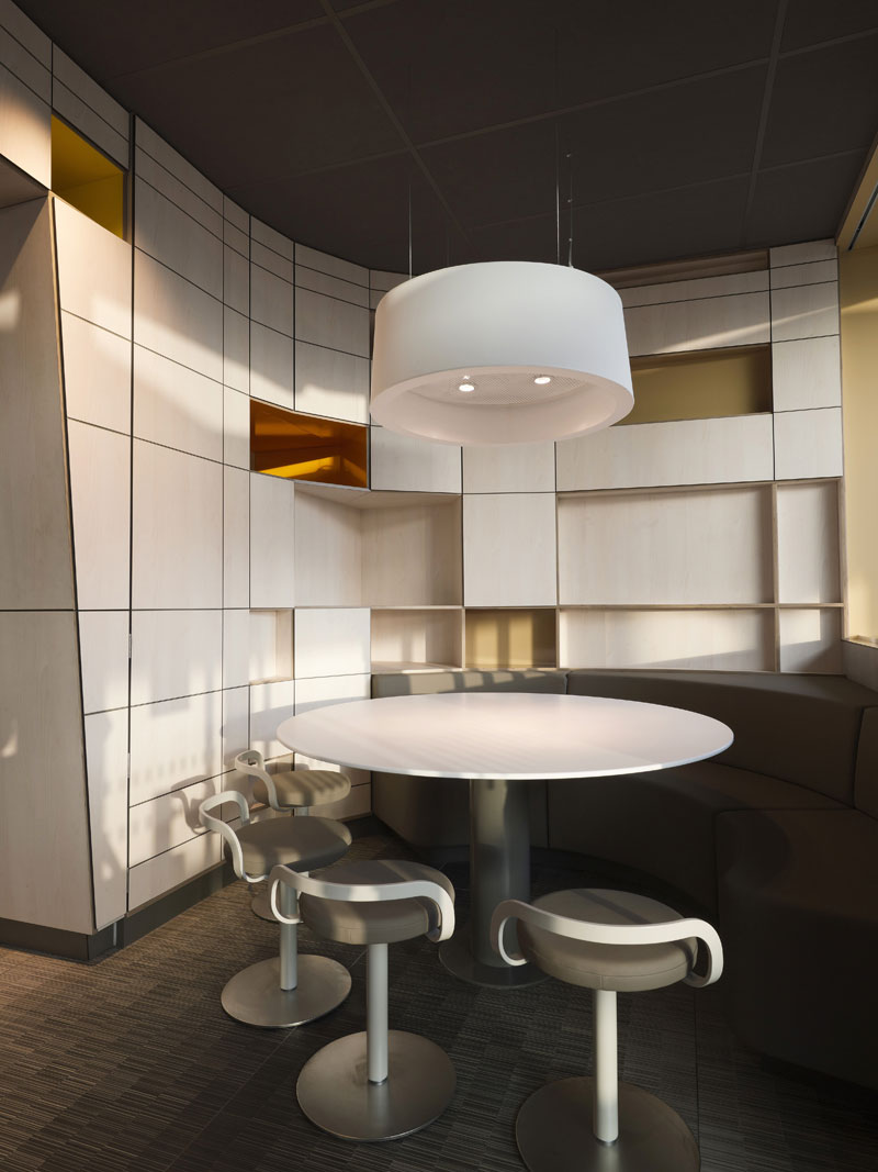 麥當勞餐廳家具設計